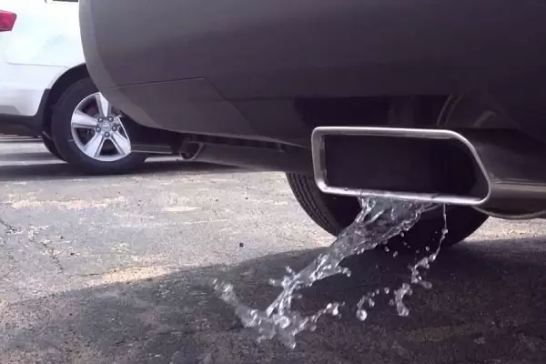 LGXzbgZUkyq2qsikyDJBMEAAA== علت خروج آب از اگزوز ماشین چیست ؟